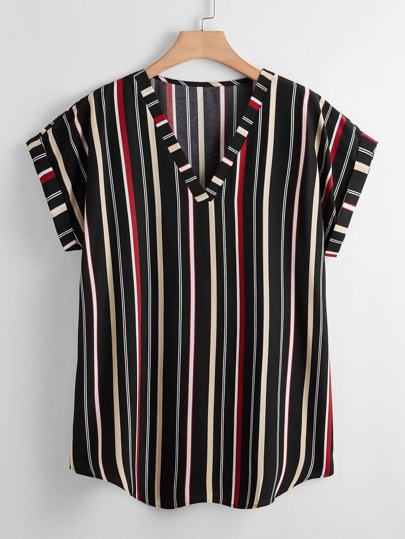 بلوزة بأكمام خفاش بعنق V مخطط مقاس كبير