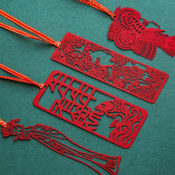 

1pc Random Chinese Style Hollow Bookmark, Red