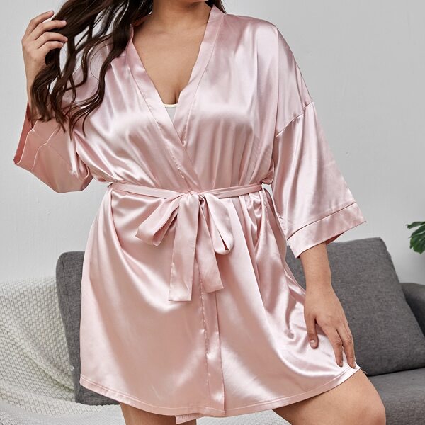 

Plus 1pc Satin Letter Graphic Belted Robe, Baby pink