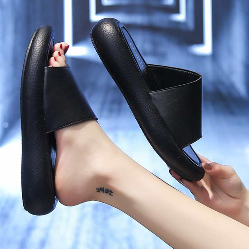 

Solid Wide Fit Slides, Black