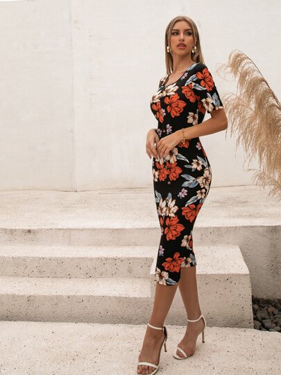 فستان ضيق بفتحة امامي مزهر