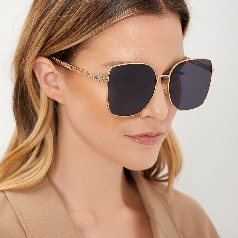

METAL FRAME SUNGLASSES