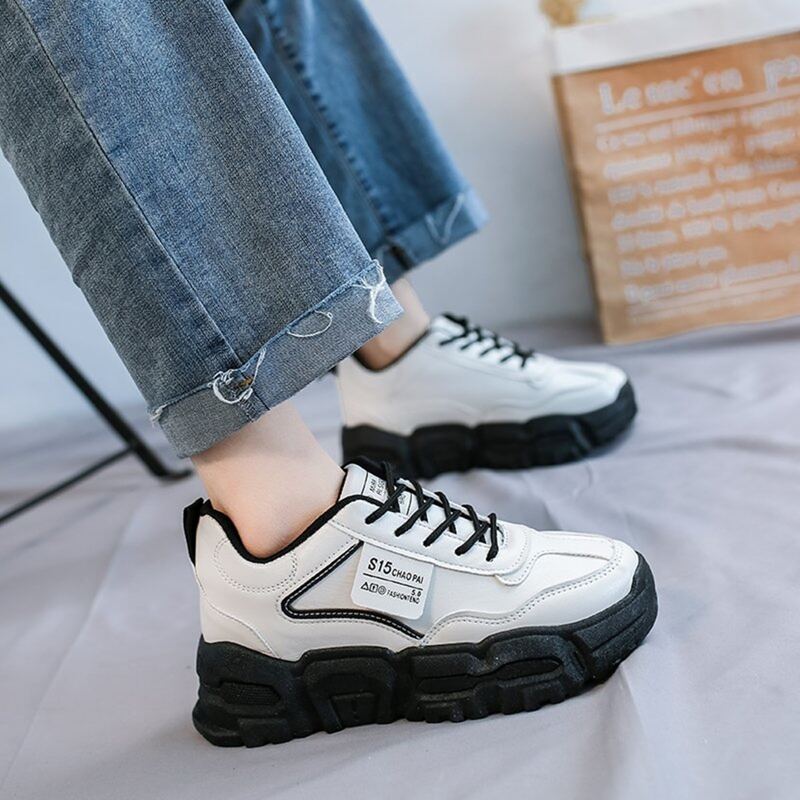 

Colorblock Lace-up Skate Shoes, Black and white