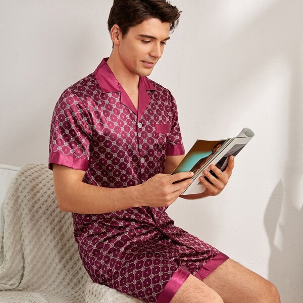 

Men Geo Print Satin Pajama Set, Red violet