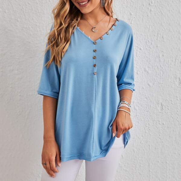 

Solid V-neck Button Detail Tee, Baby blue