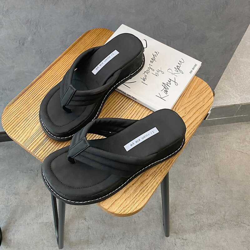 

Solid Platform Thong Sandals, Black