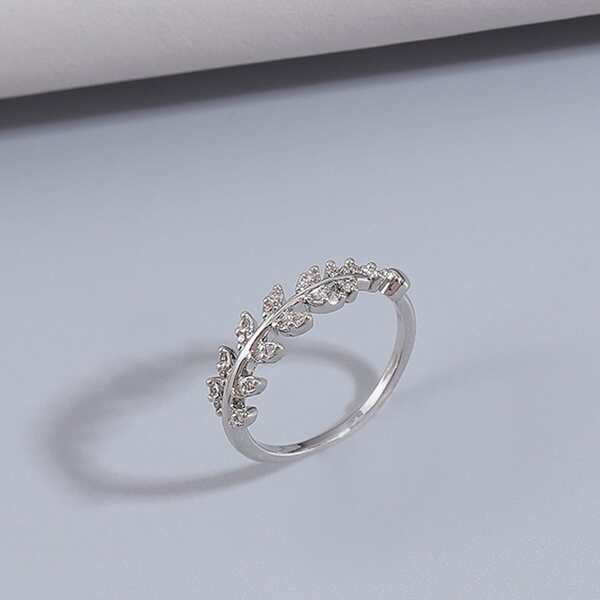 

Leaf Detail Ring, Silver