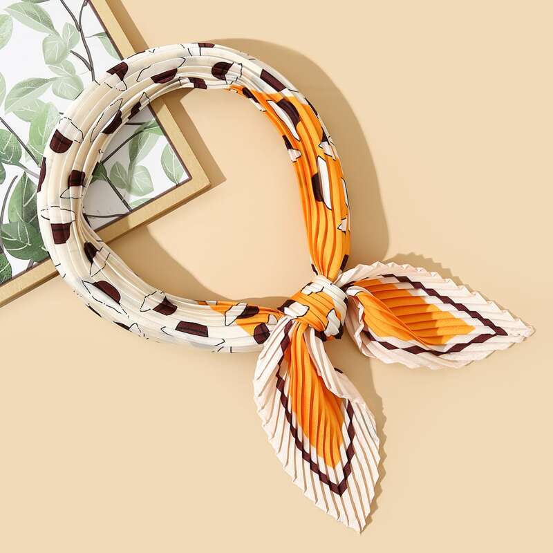 

Graphic Pleated Scarf, Multicolor