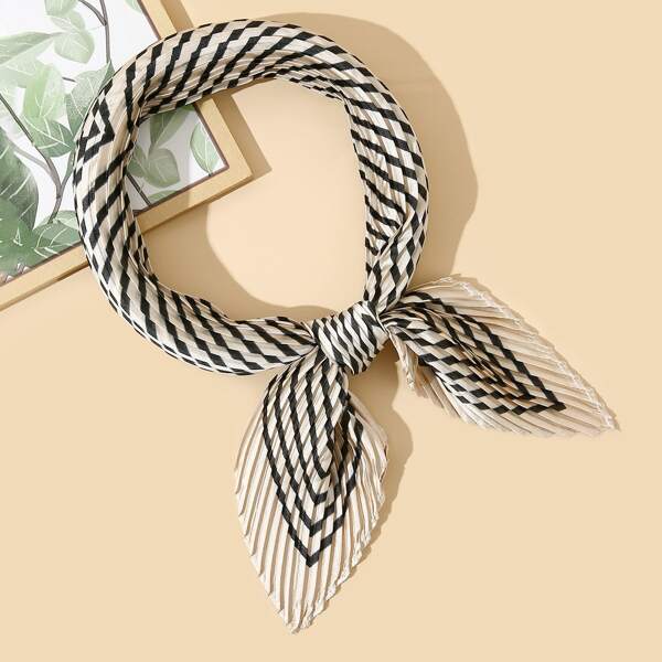 

Geometric Print Pleated Scarf, Multicolor