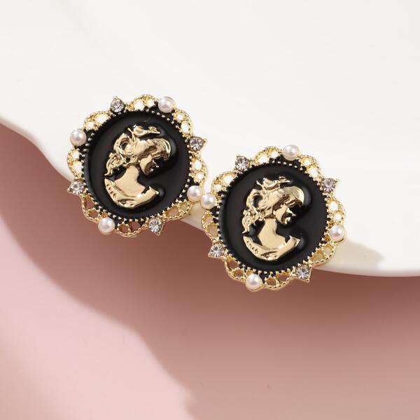 

Girls Figure Decor Stud Earrings, Black