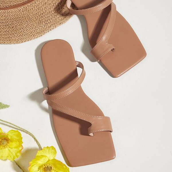 

Toe Loop Flat Thong Sandals, Rust brown