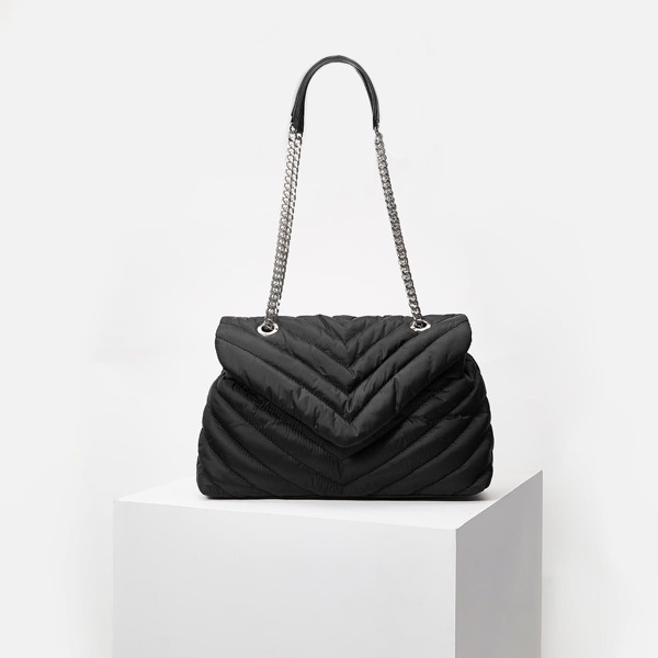 

RECYCLED POLYESTER MEDIUM CHEVRON CHAIN BAG, Black
