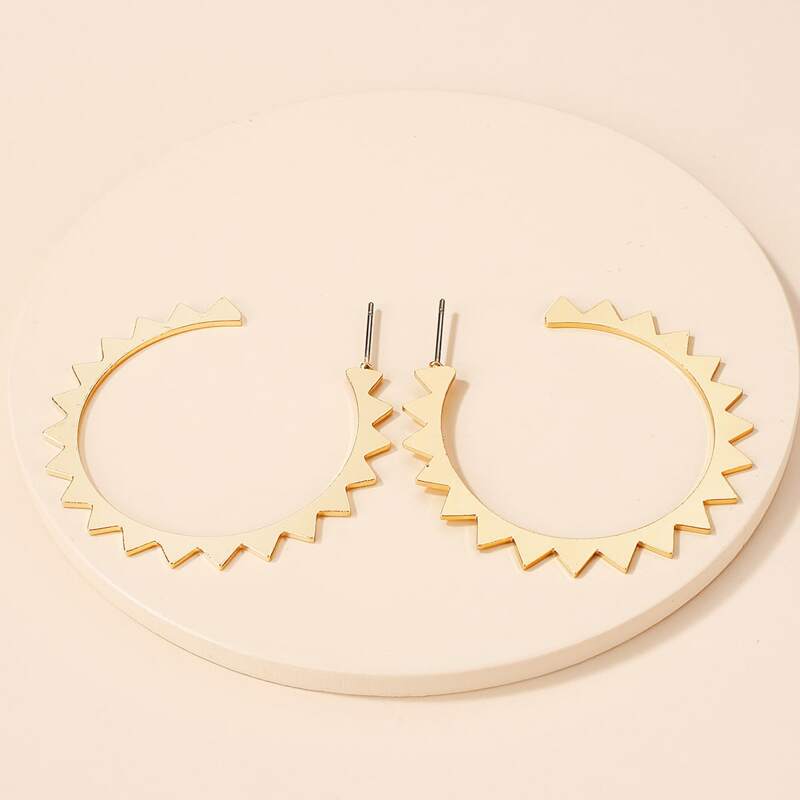 

Gear Design Hoop Earrings, Gold