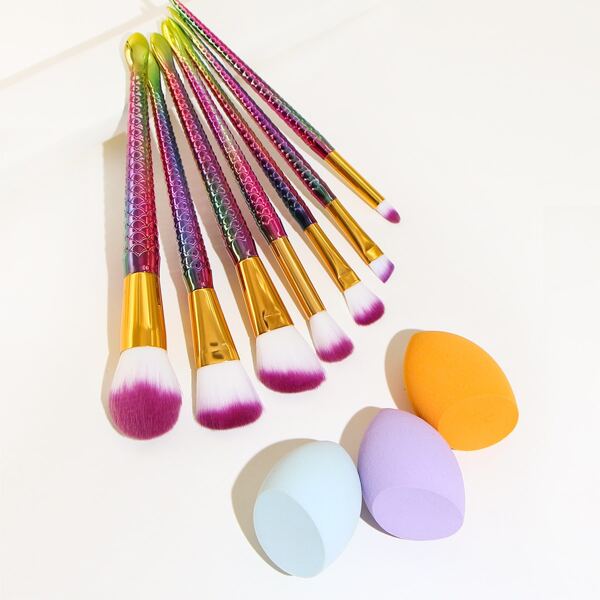 

7pcs Fish Scale Makeup Brush & 3pcs Sponge, Multicolor