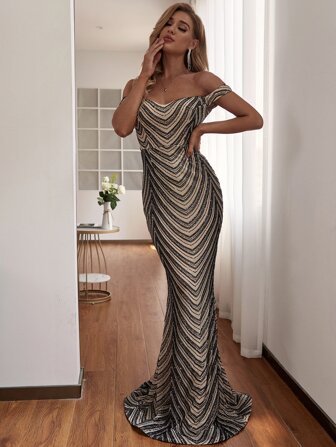 LOVE&LEMONADE فستان مكشوف الكتف سحاب خلفي مخطط ترتر حافة حورية البحر