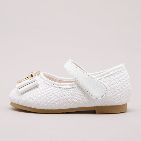 

Toddler Girls Metal Decor Woven Pattern Flats, White