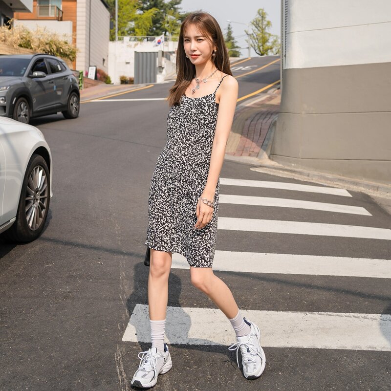 

1pc Allover Print Cami Dress, Black and white