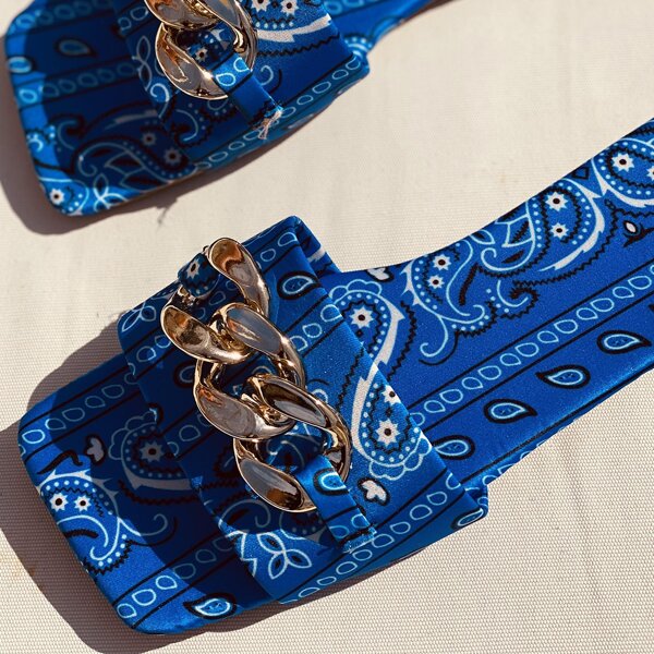 

Chain Decor Paisley Graphic Slide Sandals, Blue
