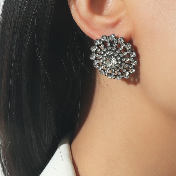 

Rhinestone Decor Hollow Out Stud Earrings, Gun black