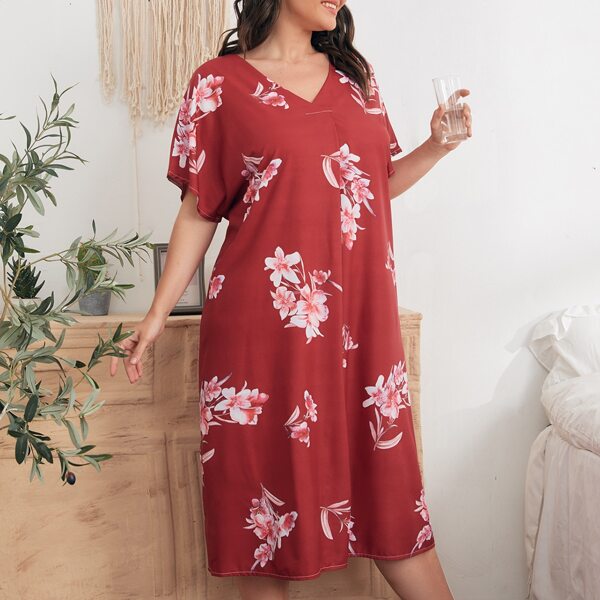 

Plus Floral V-neck Batwing Sleeve Nightdress, Red