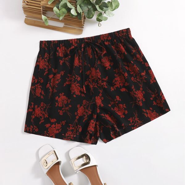 

Plus Knot Waist Floral Shorts, Multicolor