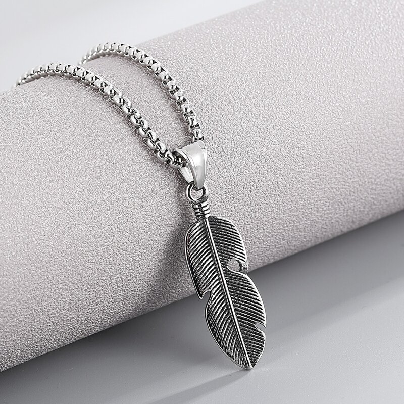

Guys Feather Charm Necklace, Silver