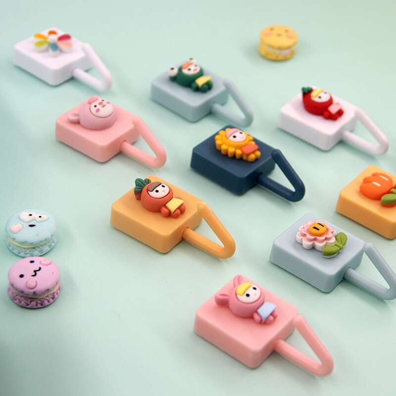 

1pc Random Cartoon Wall Hook, Multicolor