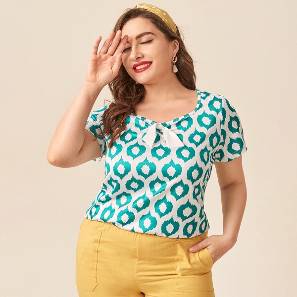 

Plus Bow Front Allover Print Tee, Green
