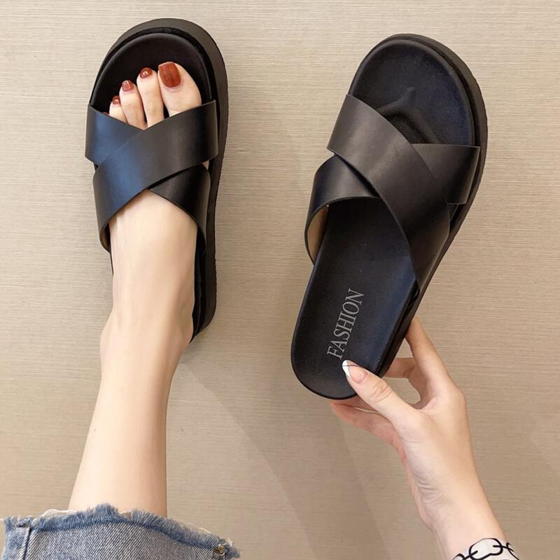 

Criss Cross Flatform Slide Sandals, Black