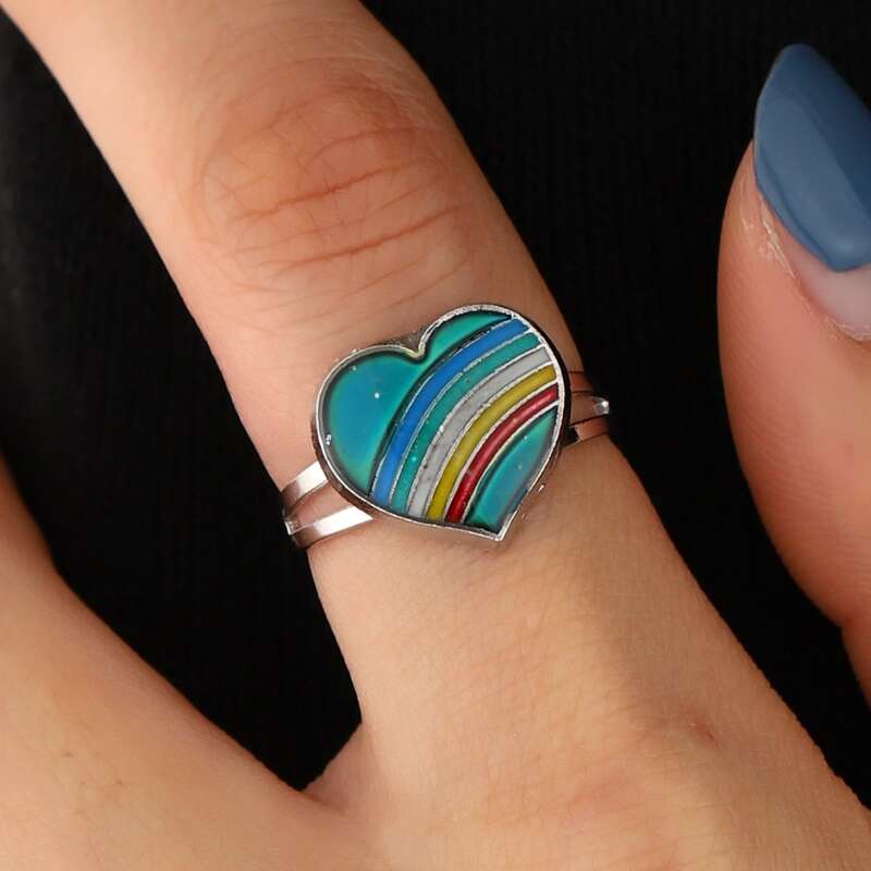 

Heart Temperature Changing Ring, Multicolor