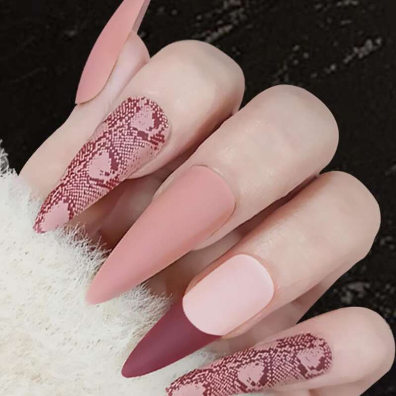 

24pcs Snakeskin Fake Nail, Pink