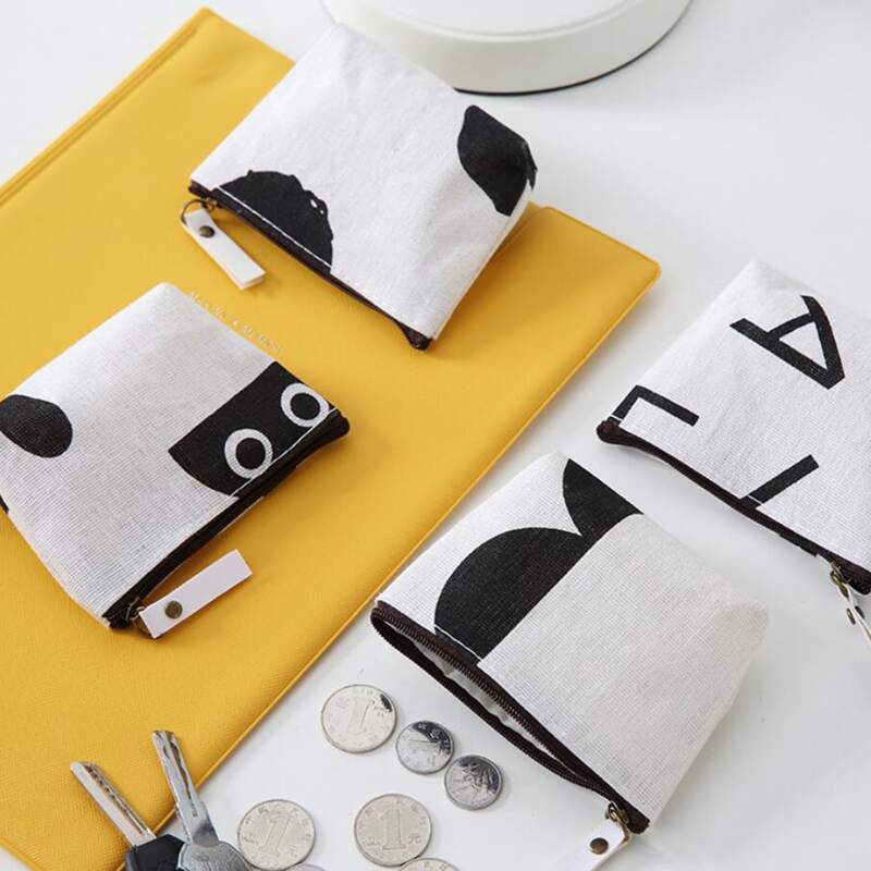 

1pc Random Mini Storage Bag, Black and white