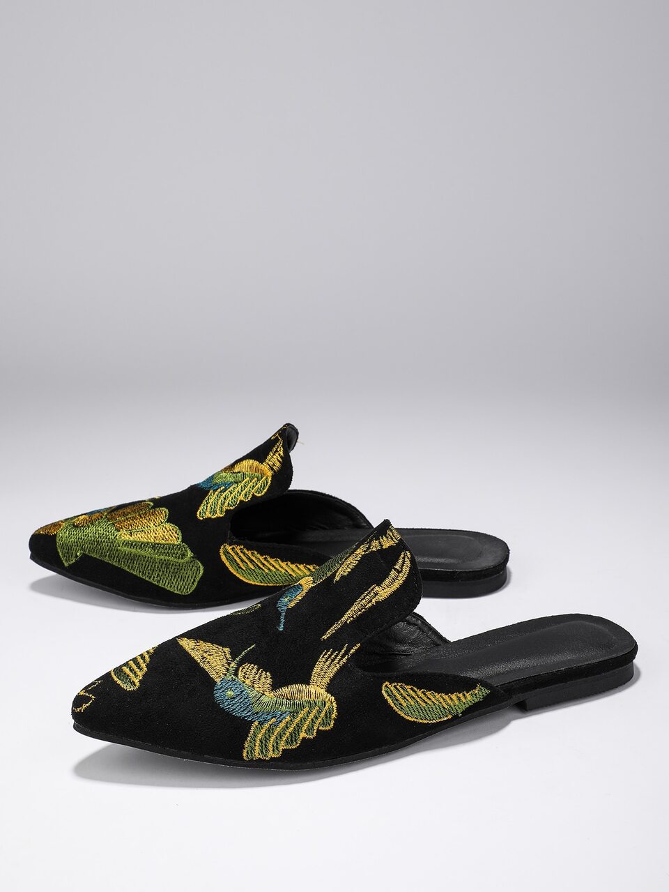 Fall/Winter Women's Fashionable Flat Shoes With Bird Embroidery, Mules Style