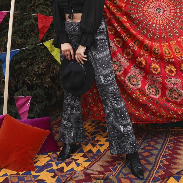 

Plus Paisley Scarf Print Flare Leg Pants, Black and white