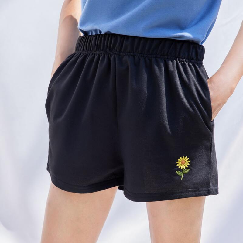 

Sunflower Embroidery Shorts, Black