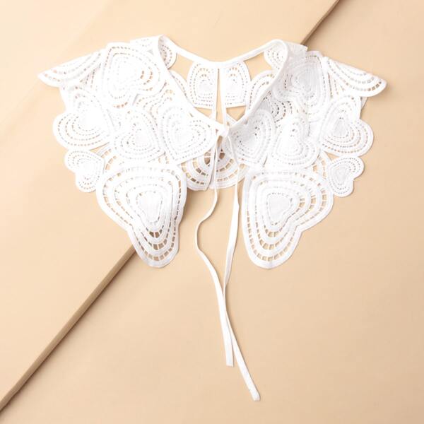 

Heart Design Faux Collar, White