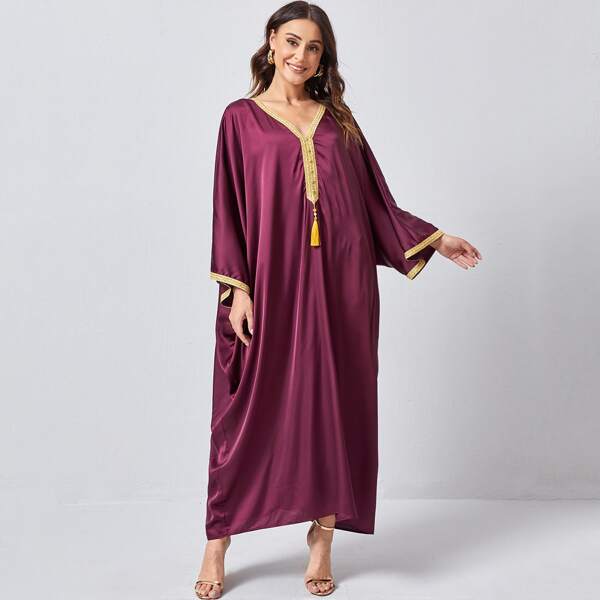 

Contrast Trim Fringe Detail Draped Side Kaftan, Maroon
