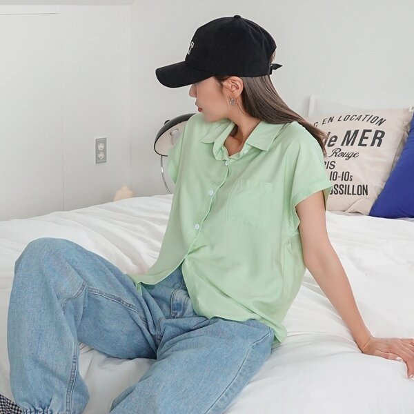 

Batwing Sleeve Pocket Blouse, Mint green