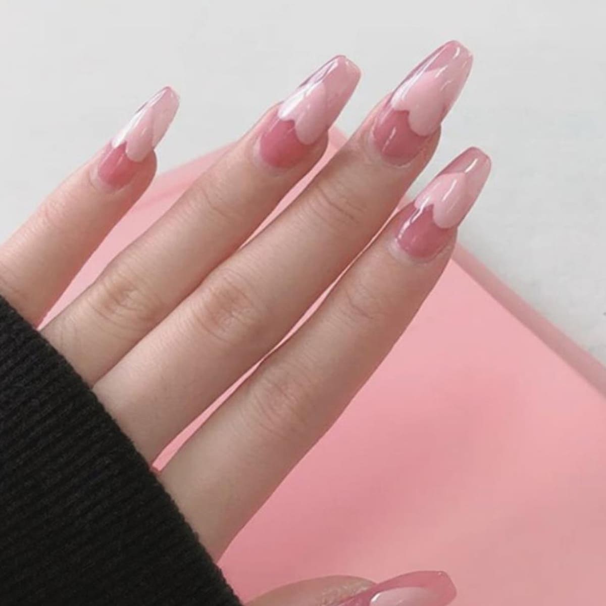

24pcs Heart Fake Nail, Baby pink