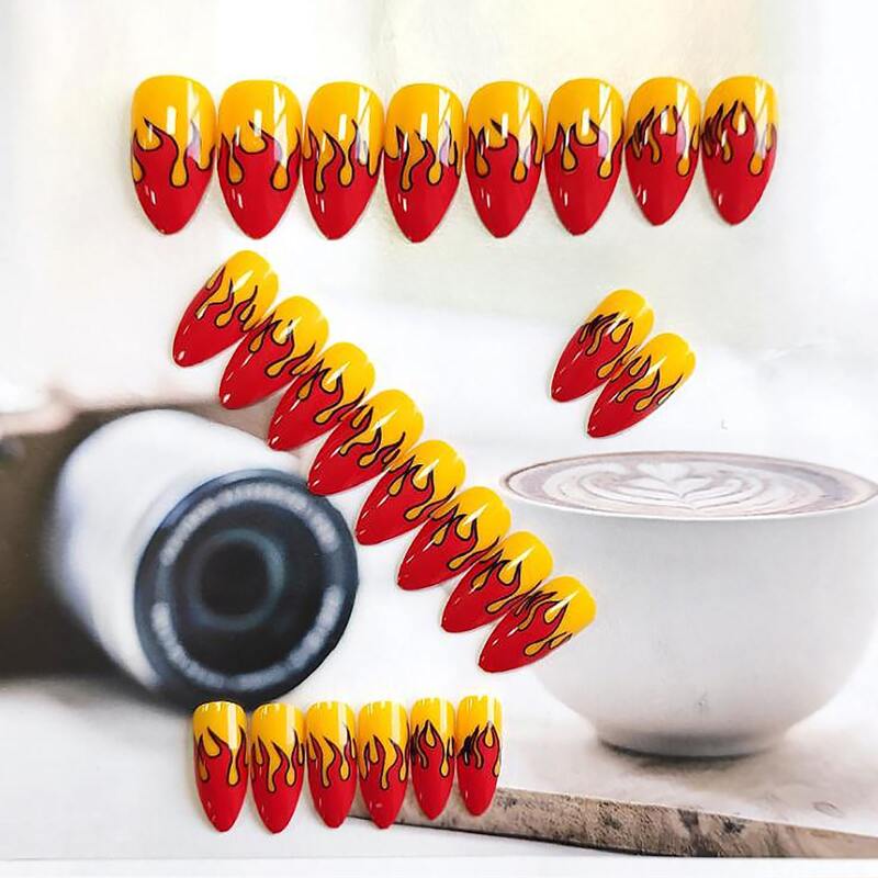 

24pcs Flame Fake Nail, Multicolor