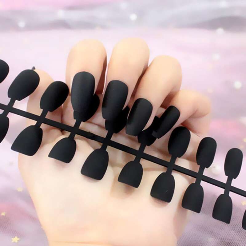 

24pcs Solid Fake Nail, Black