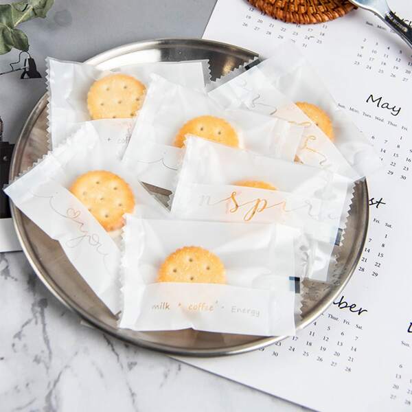 

100pcs Letter Graphic Biscuit Bag, White