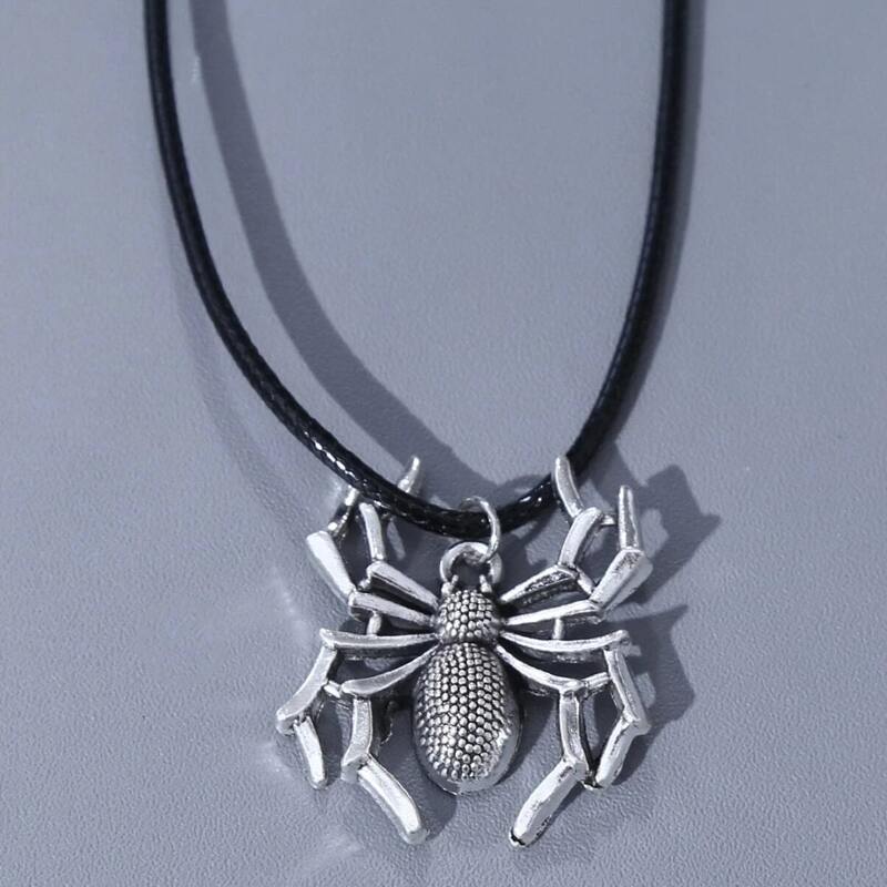 

Guys Spider Pendant Necklace, Silver