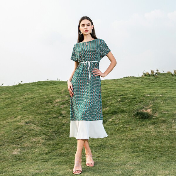 

Contrast Ruffle Hem A-line Dress, Green