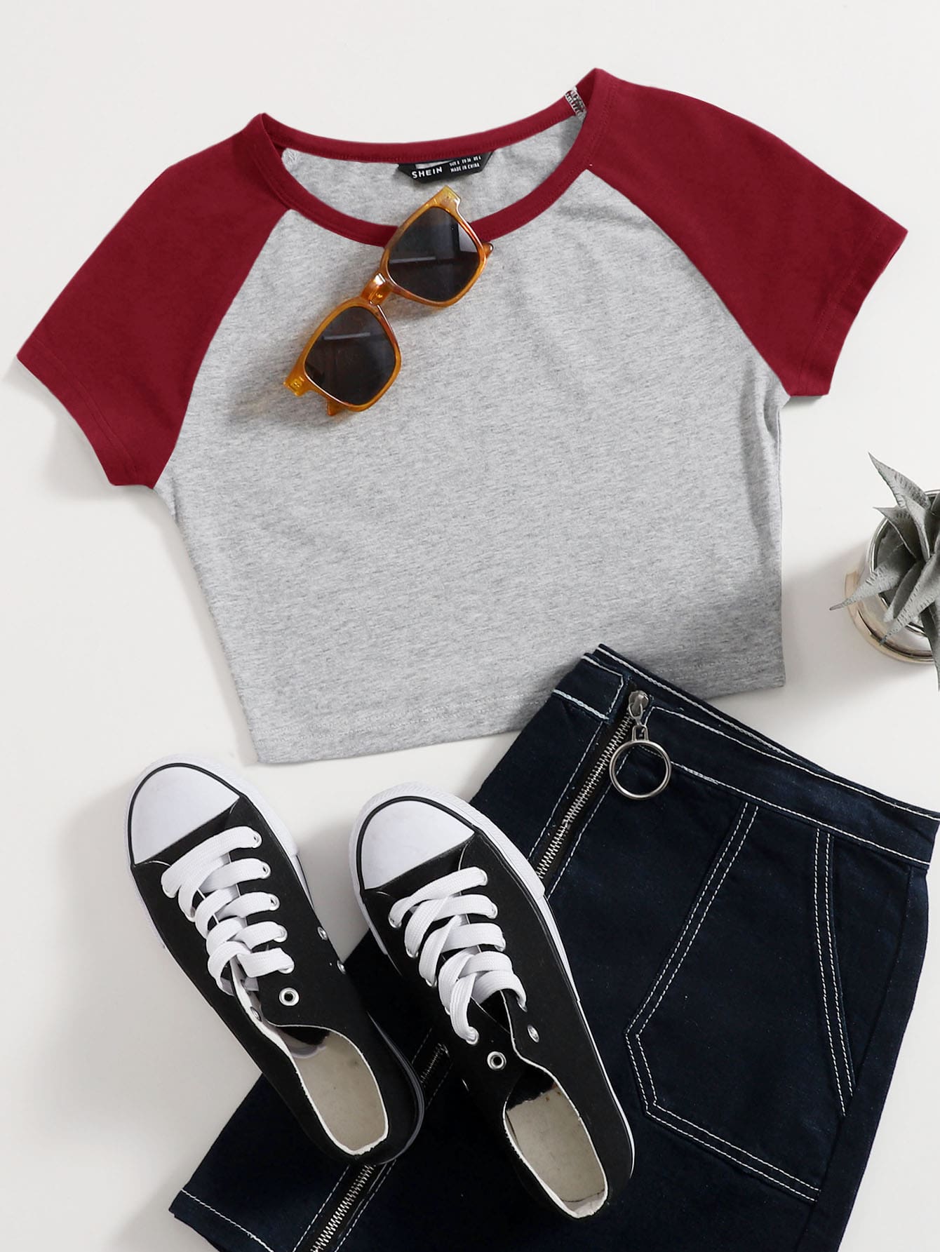 SHEIN EZwear Top corto de dos colores de manga raglán - Multicolor - Ver 1