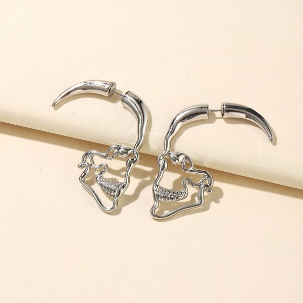 

Skull Design Earrings, Silver
