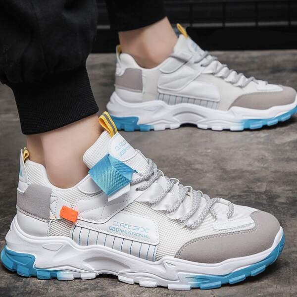 

Men Letter Graphic Lace-Up Front Sneakers, White