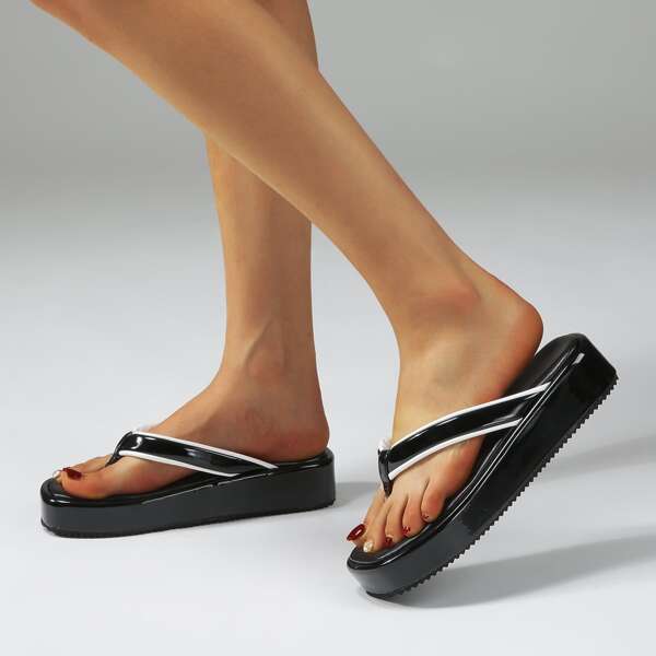 

Contrast Binding Thong Flatform Mules, Black