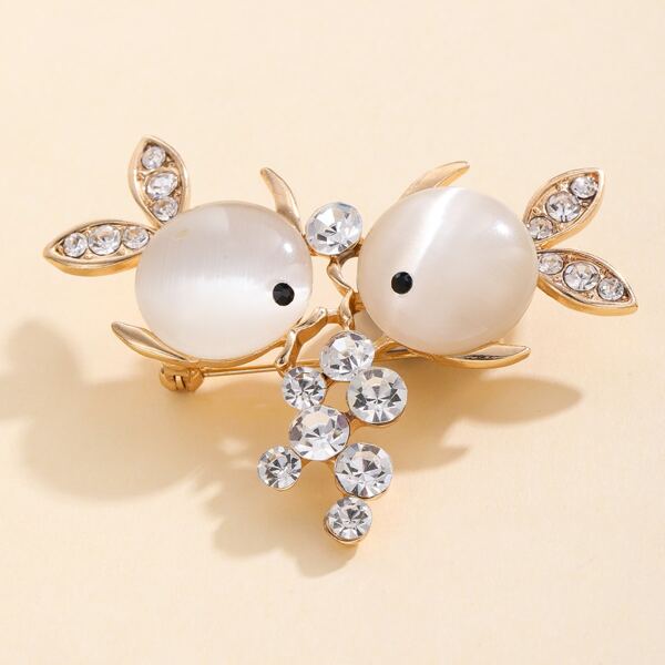 

Rhinestone Decor Brooch, Gold
