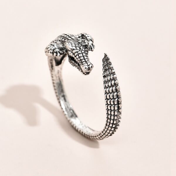 

Animal Design Ring, Antique silver
